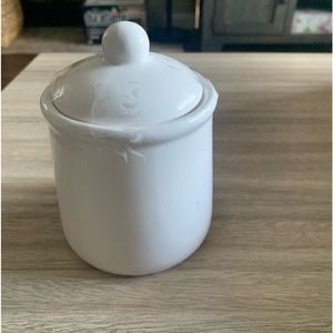 New White Sealed Ceramic Sugar Bowl with Lid & Spoon for Countertop